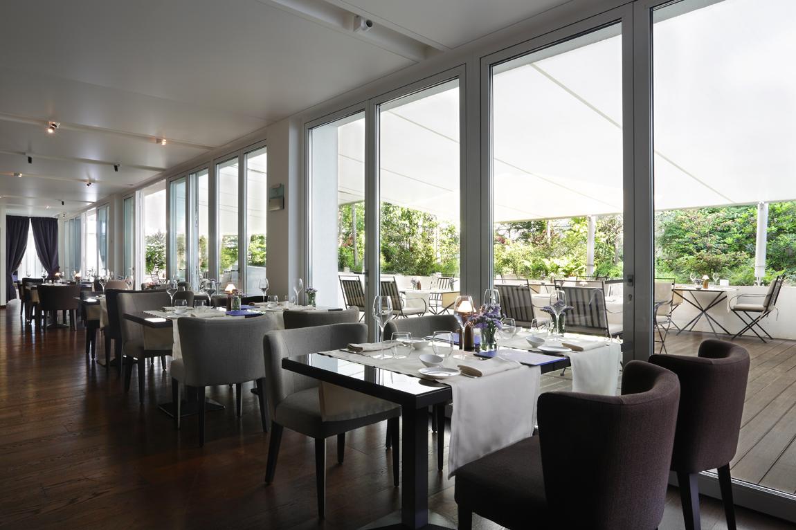 มัญญา ปาร์ โลเตล อา ปาร์ฟูม Hotel มิลาน ภายนอก รูปภาพ Restaurant