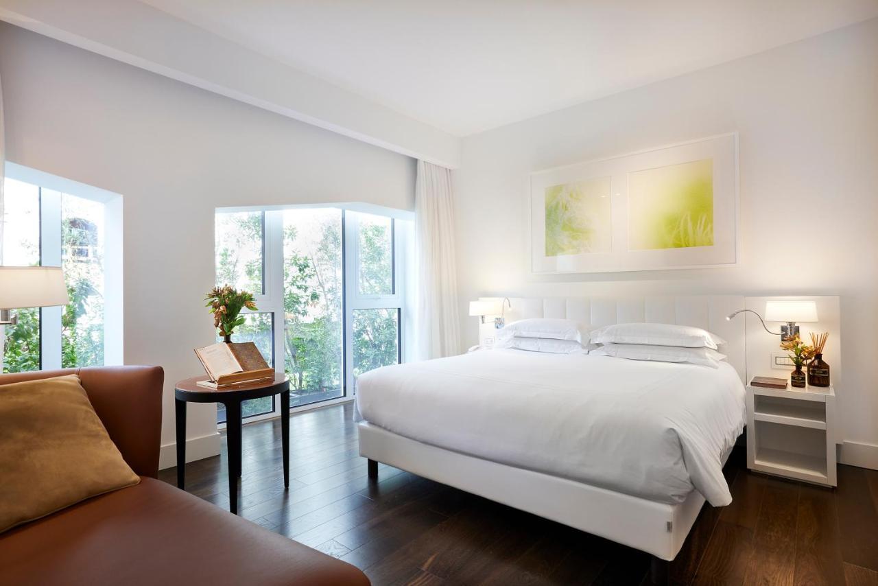มัญญา ปาร์ โลเตล อา ปาร์ฟูม Hotel มิลาน ภายนอก รูปภาพ