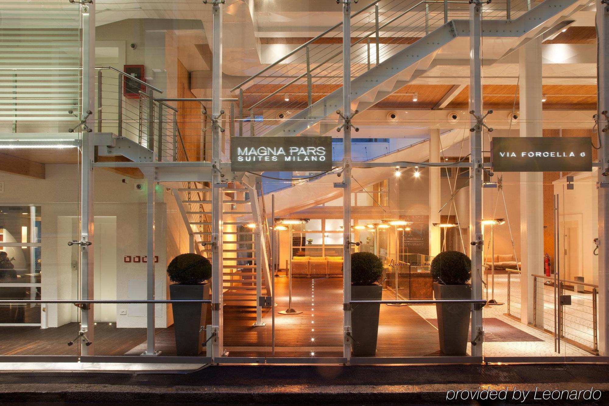 มัญญา ปาร์ โลเตล อา ปาร์ฟูม Hotel มิลาน ภายนอก รูปภาพ Magna Pars Hotel